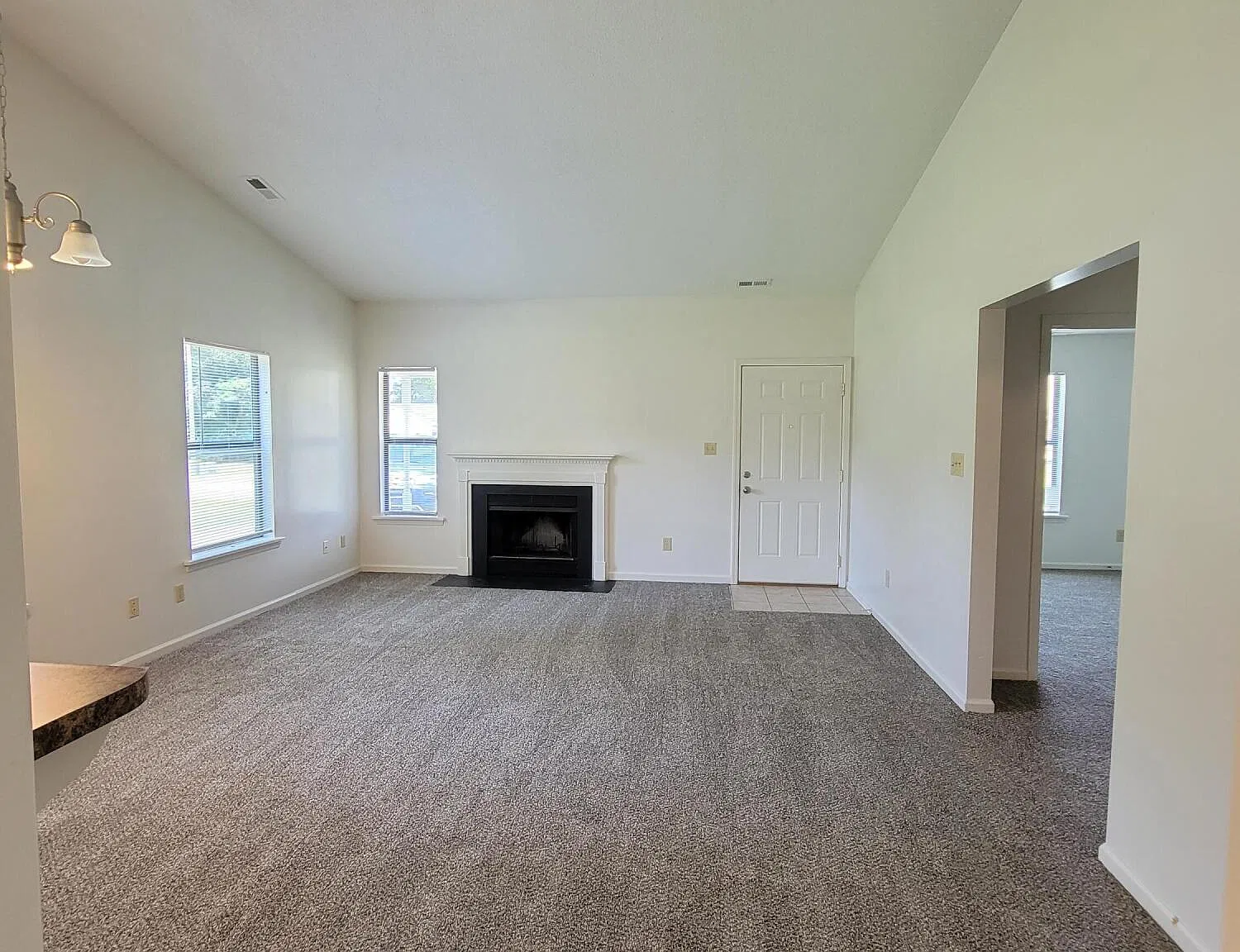 2 bed, 2.0 bath, 1000 sqft, $1,275 — Photo 3