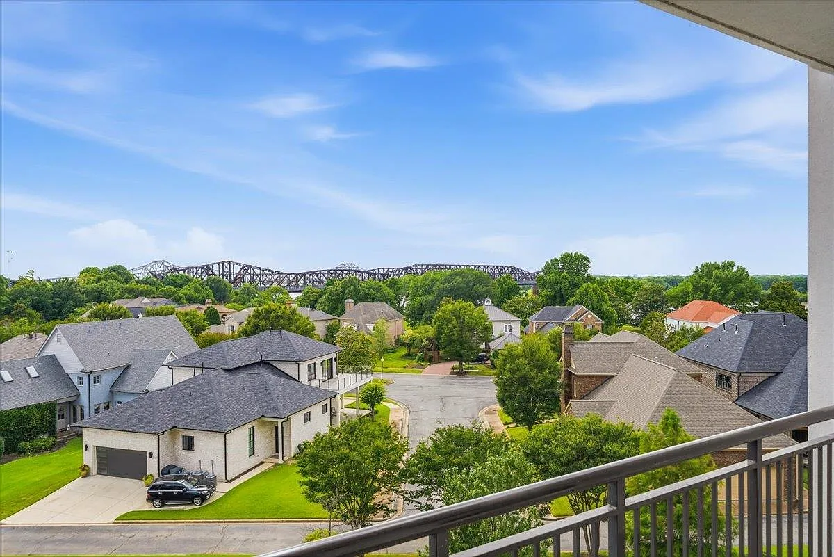 1 bed, 2.0 bath, 1097 sqft, $2,700 — Photo 3