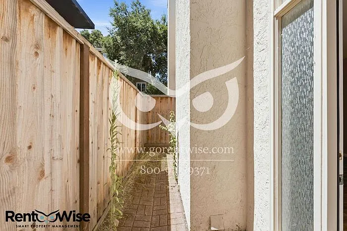656 Cedar St #E — Photo 21