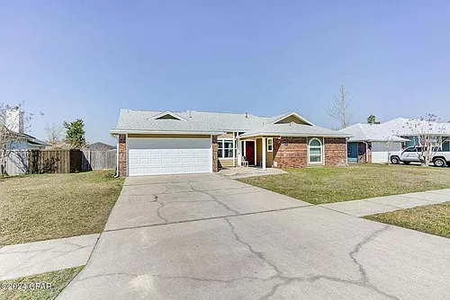 8107 Heritage Woods Ln Photo 1