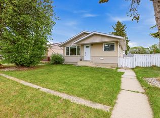 8911 169th St NW, Edmonton, AB T5R2X2