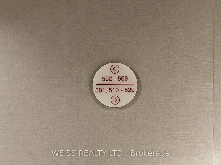 185 Roehampton Ave #520 — Photo 31