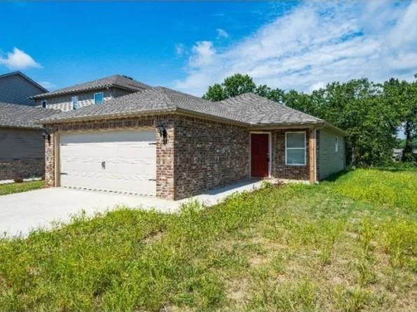 12717 Waterbury Dr, Moundville, AL 35474