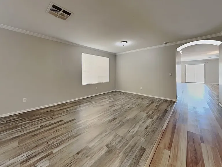 7230 W Townley Ave — Photo 3