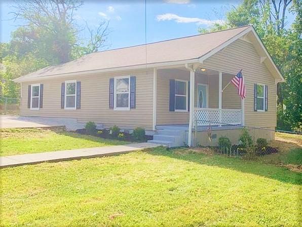 1st image of 813 Centeroak Dr