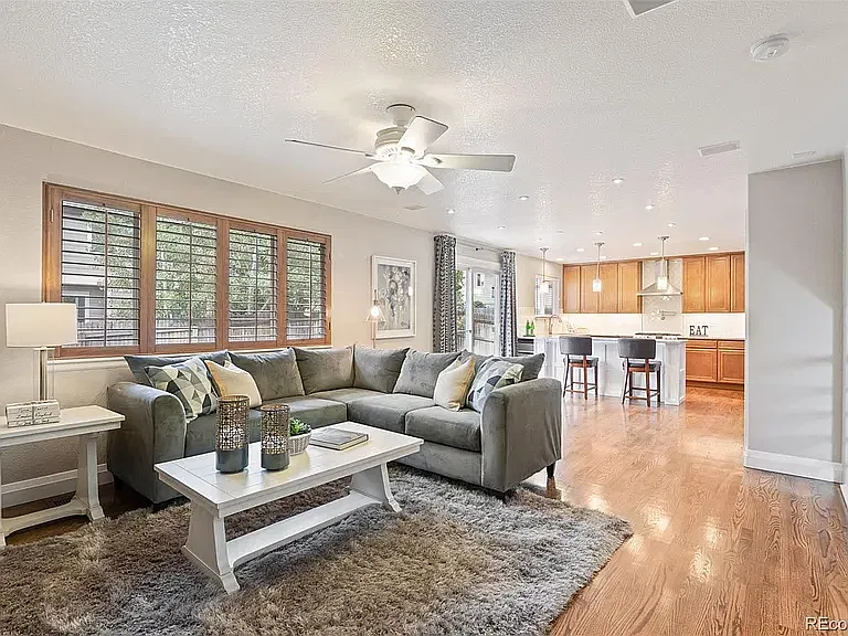5 bed, 3.5 bath, 3520 sqft, $3,650 — Photo 4