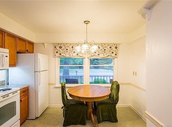 4th image of 6 Heatherfield Ct