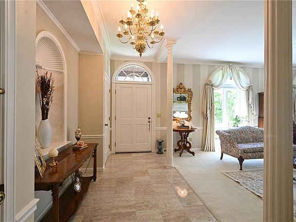4th image of 6225 Pebblebrook Ln