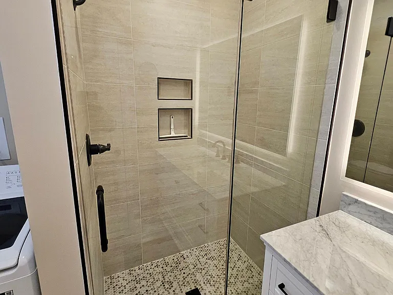 906 N Parish Pl — Photo 17