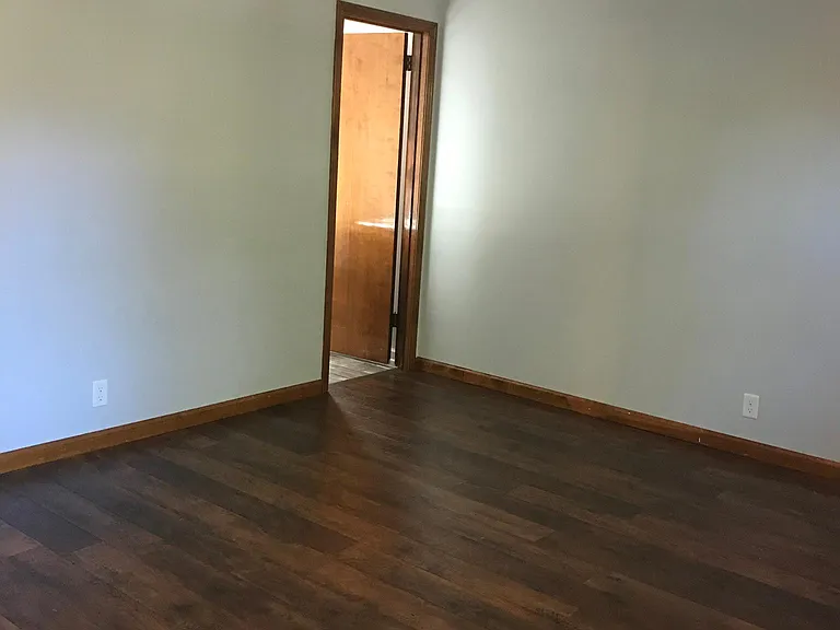 506 Hillwood Dr — Photo 9