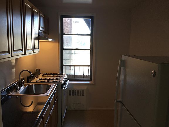 4th image of 1036 Neilson St #1C