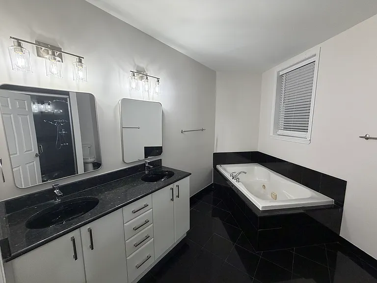 1347 N Sedgwick St #4N — Photo 24
