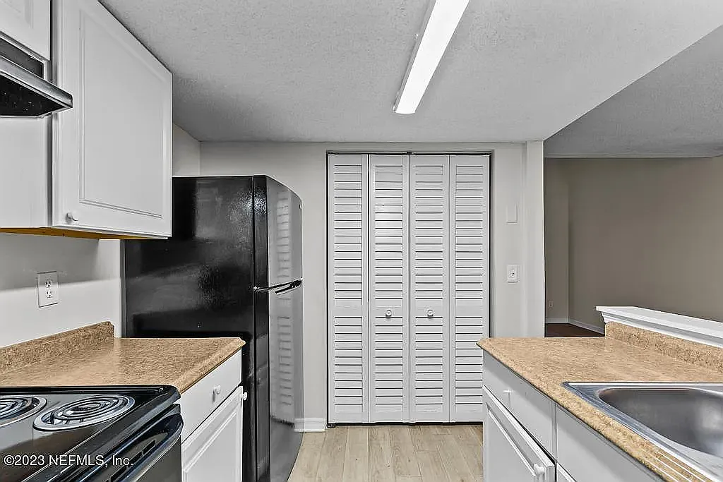 2 bed, 1031 sqft, $1,275 — Photo 4