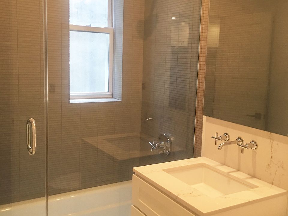 2nd image of 2176 19th St #2