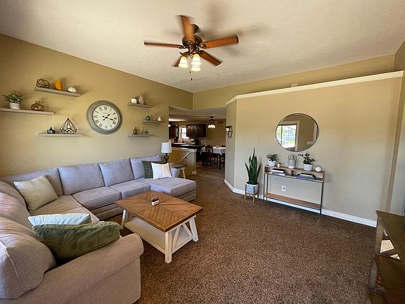 3rd image of 606 Quail Hollow Dr