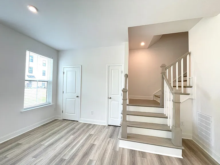 5005 Layman Dr — Photo 16