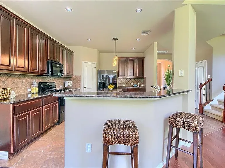 8717 Fenton Dr — Photo 7