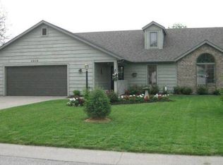 2818 Briar Bush Ln, Fort Wayne, IN 46815