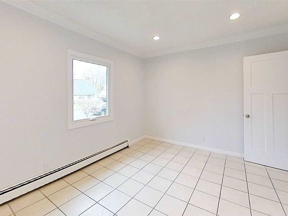 5th image of 30 Barrington St