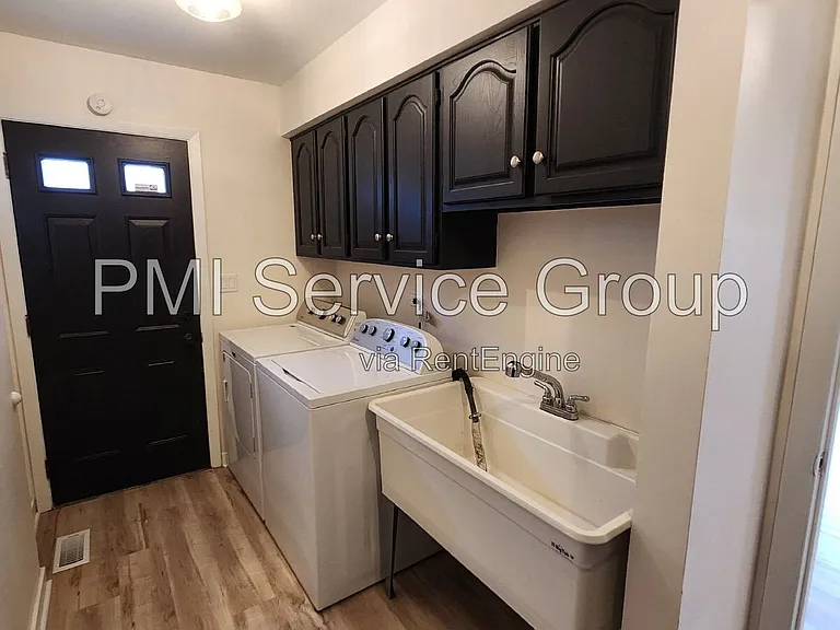 7749 Lyman Ave — Photo 20