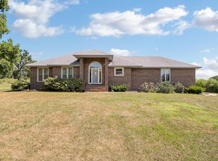 5448 N Berry Ln, Springfield, MO 65803
