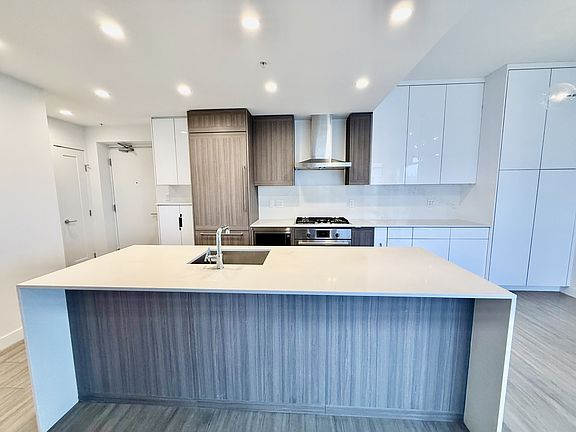 4th image of 2351 Beta Ave #301