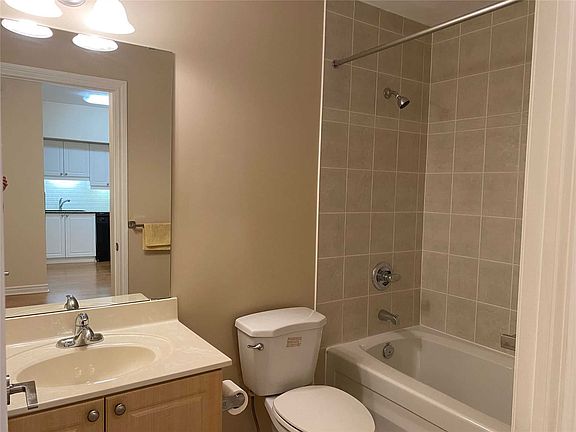 5th image of 810 Scollard Ct #508