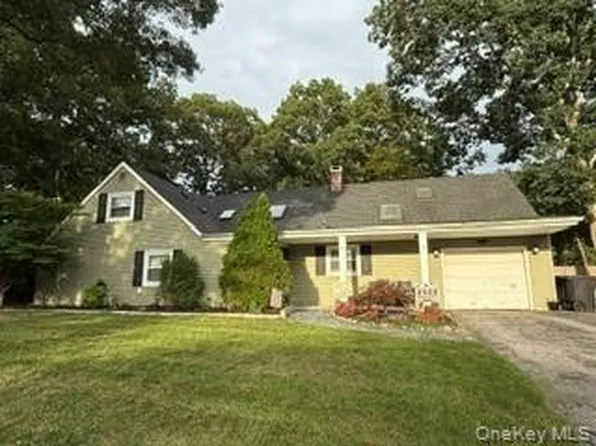 23 Lakeside Drive, Ronkonkoma, NY 11779