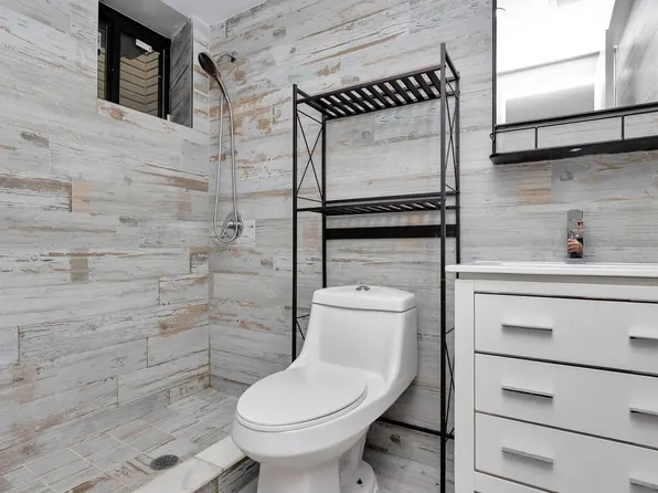 72-55 60 Lane image 8 of 28