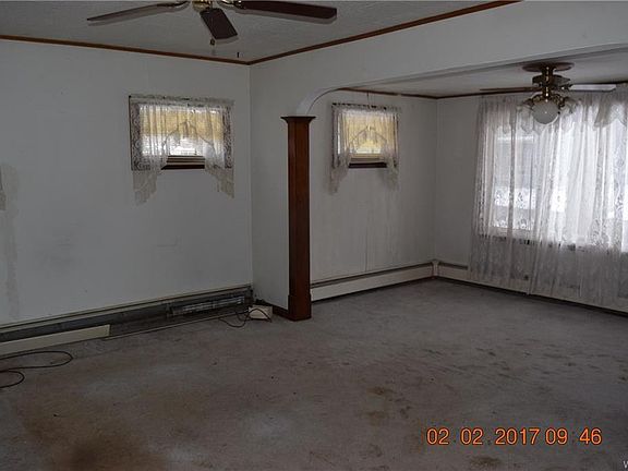 3rd image of 32 Fernwood Pl