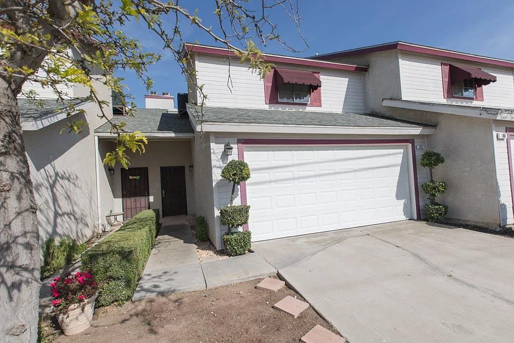 880 Osmun Cir — Photo 3