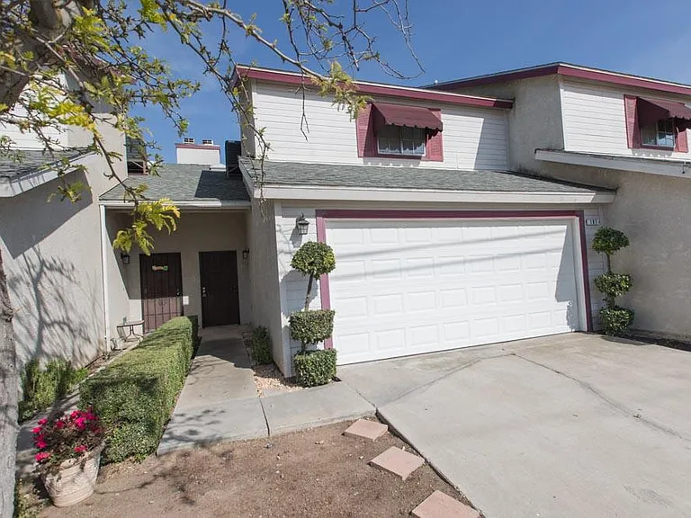 880 Osmun Cir — Photo 3
