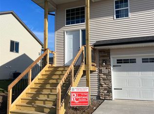 622 Hillside Dr, Tiffin, IA 52340
