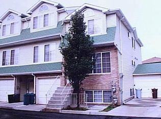 121 Woodcutters Ln #HOUSE, Staten Island, NY 10306