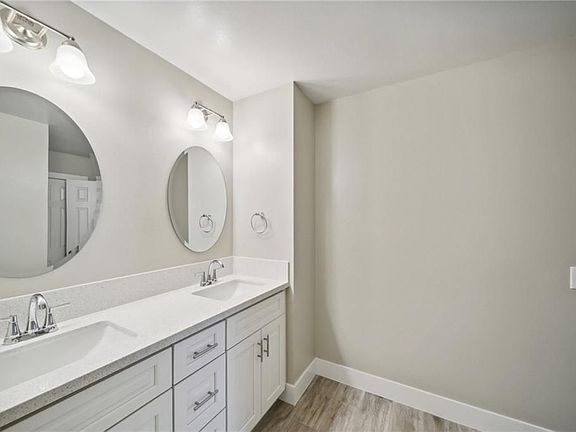 5th image of 3122 Triumph Ln #1