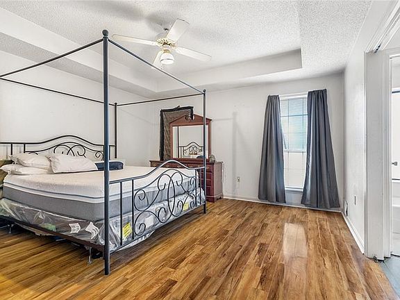 5th image of 4141 Country Hill Dr