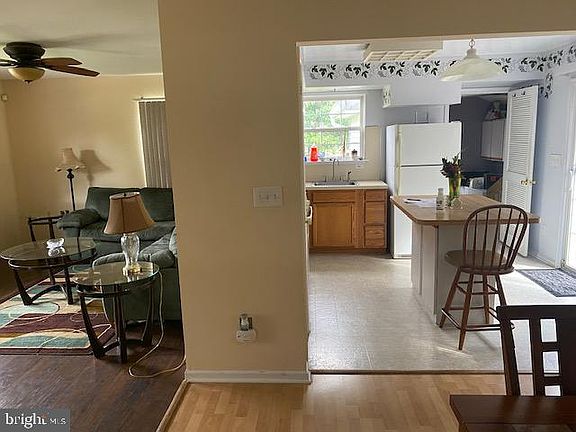 5th image of 36 Hilltop Ln