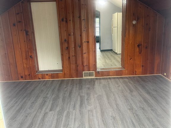 3rd image of 509 W Franklin St #2