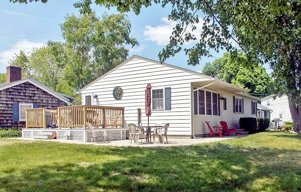 3 bed, 1144 sqft, $2,625 — Photo 1
