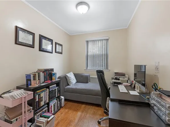 1931 East 52nd Street image 16 of 21