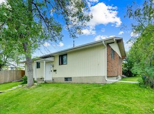 707 S Whitehill Way NE, Calgary, AB T1Y3E6