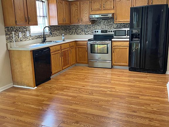 3rd image of 2317 Tawnyberry Ln