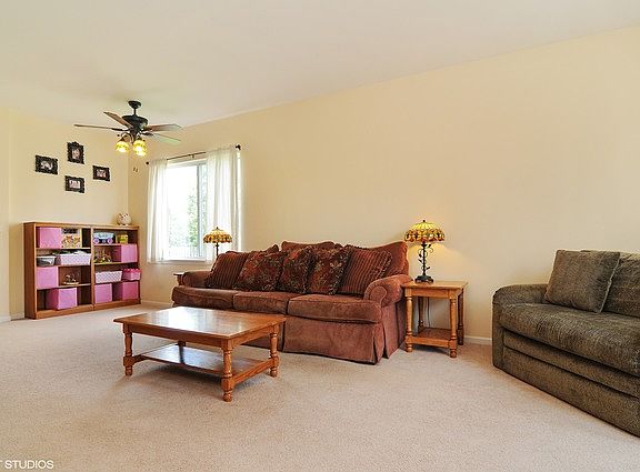 4th image of 462 W Savoy Dr