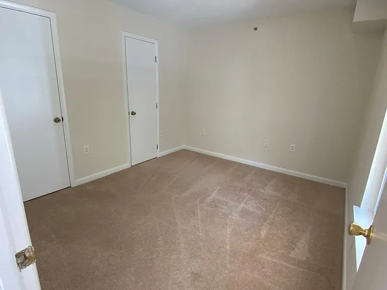 Lake Park Co-living Rooms — Photo 9