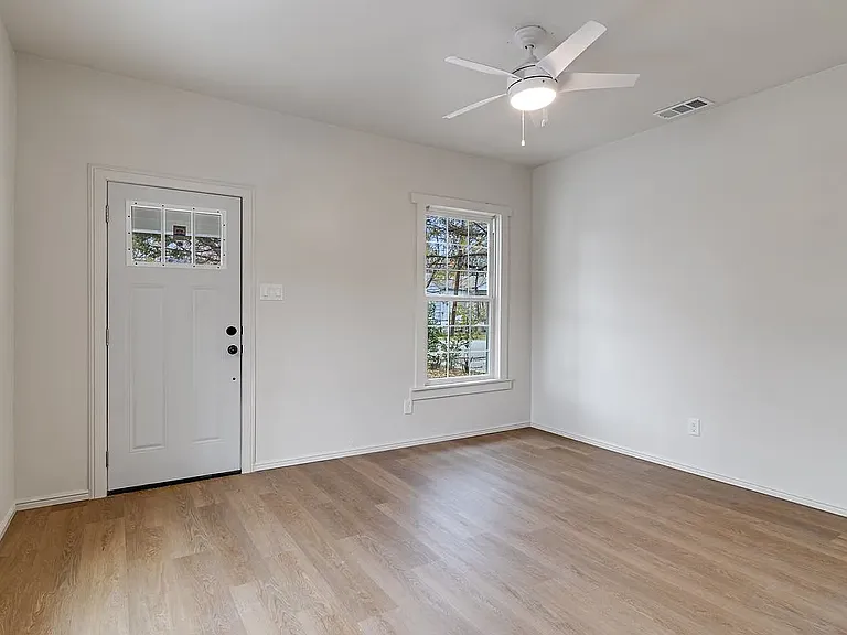 3838 Peoria Ave #B — Photo 4