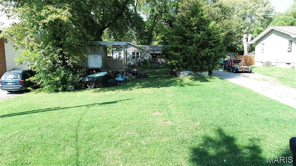 109 Bethesda Dr photo 1