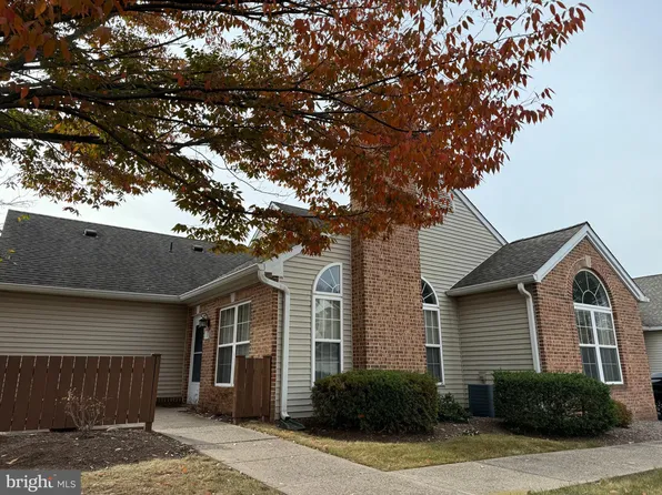14 Woolsey Ct, Pennington, NJ 08534
