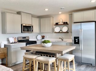 1933 Highview Ter, Shakopee, MN 55379