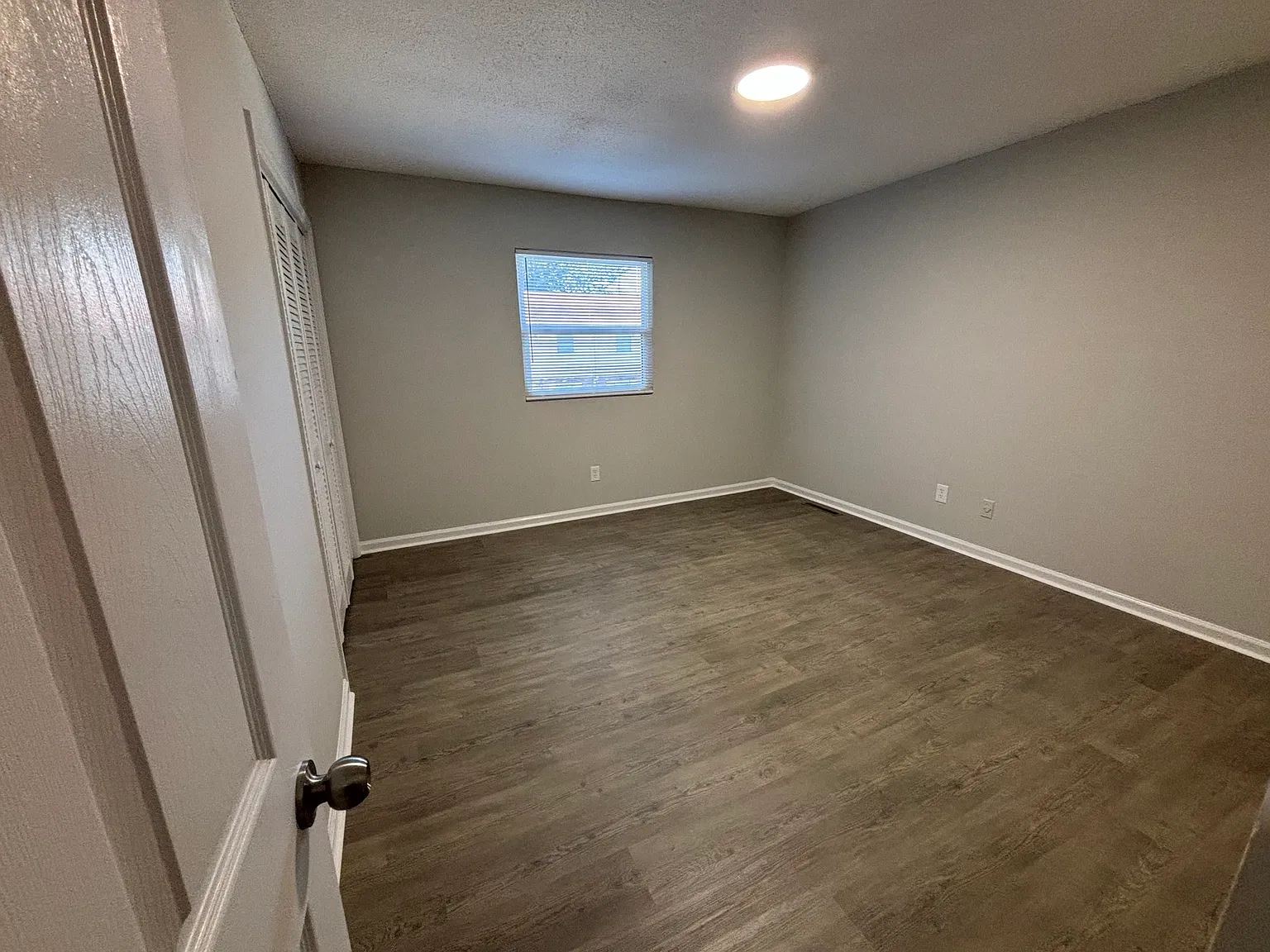 2 bed, 1.5 bath, 950 sqft, $1,025 — Photo 2