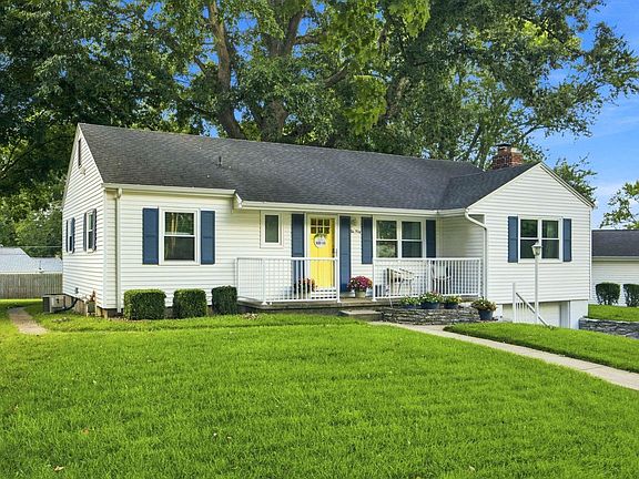 3rd image of 1040 Tulip Ln